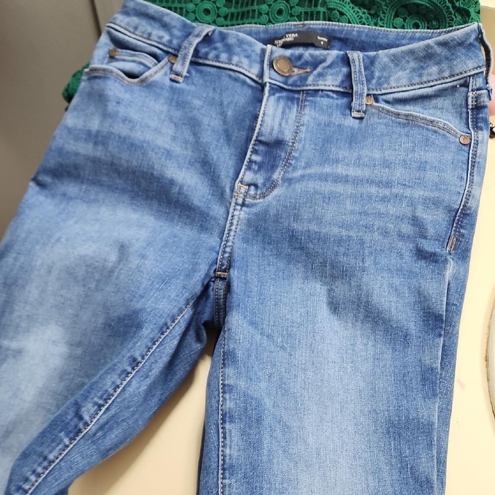 Simply Vera Vera Wang Blue Skinny Jeans with Classic Denim Style